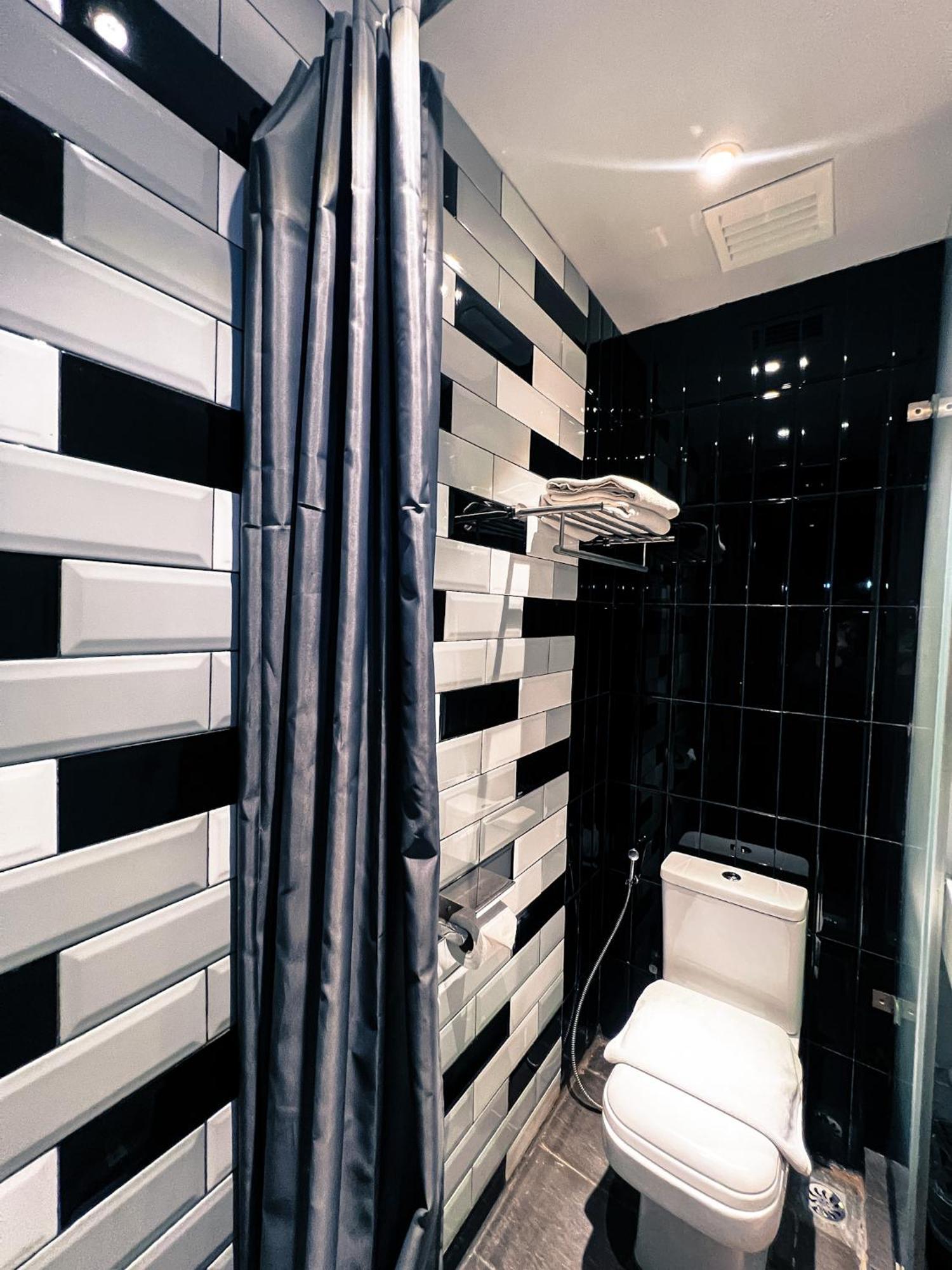 Toojou Kota Kinabalu Hotel Ngoại thất bức ảnh