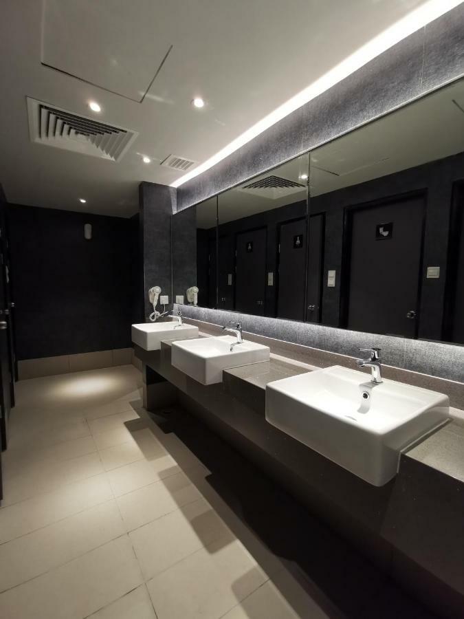 Toojou Kota Kinabalu Hotel Ngoại thất bức ảnh